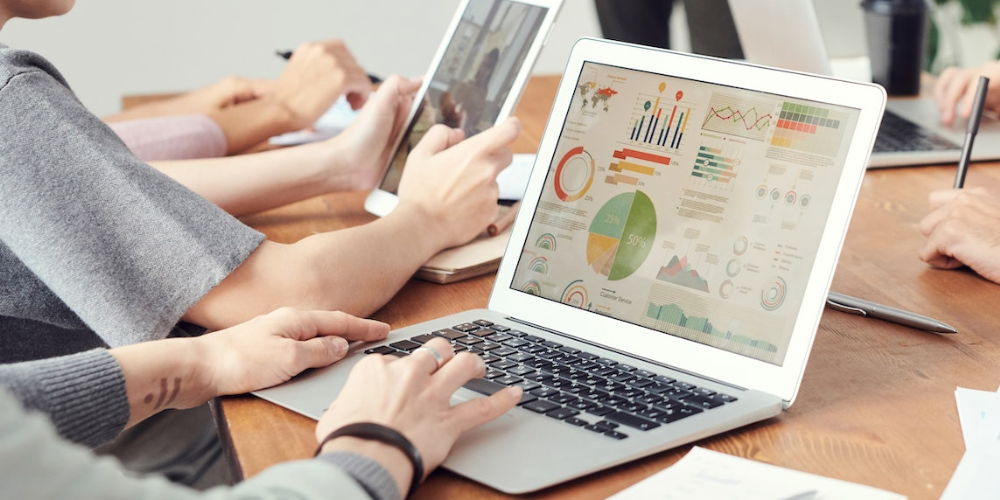 services - analyst (1)